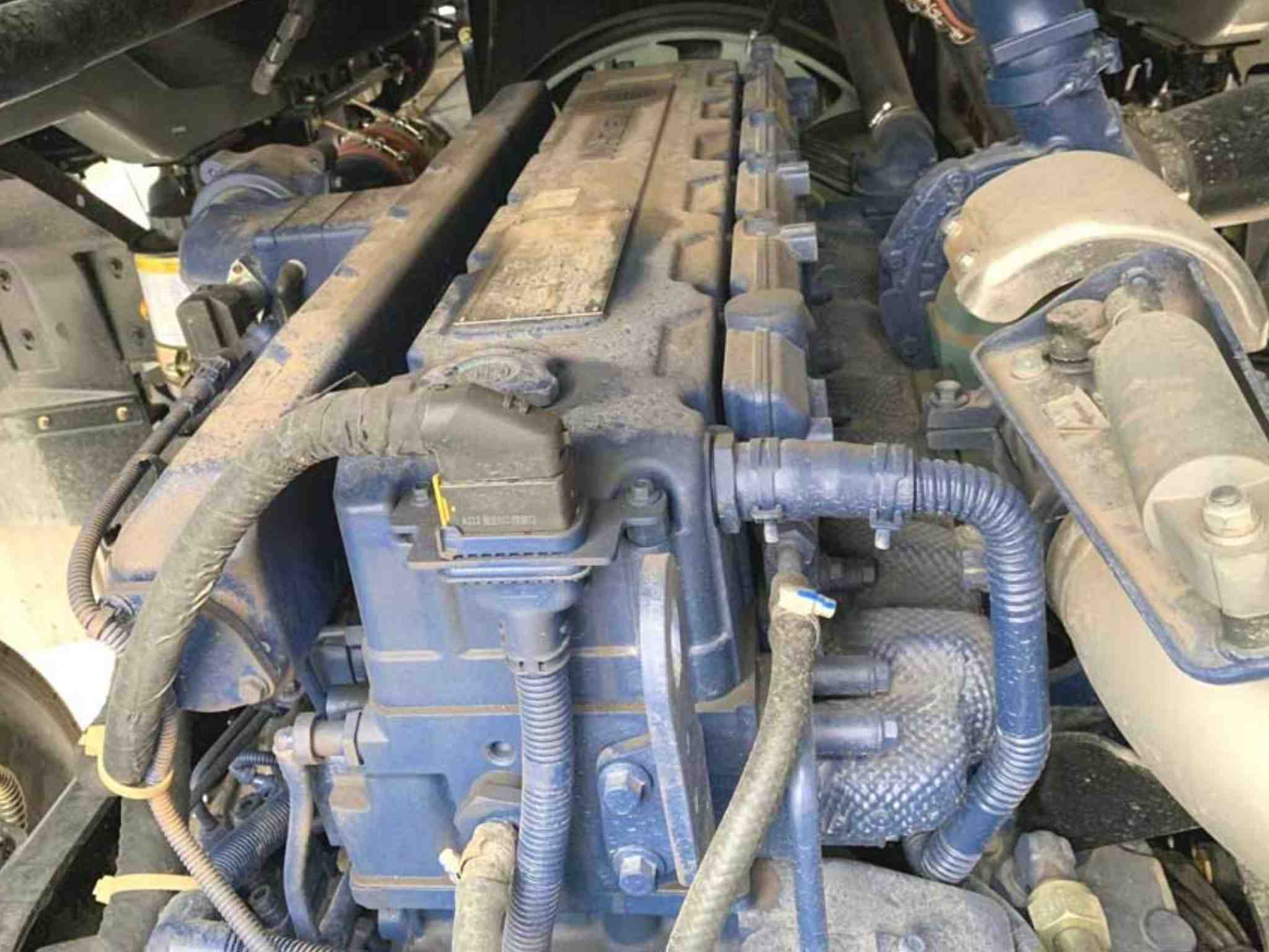 dong-co-shacman-x3000-400-hp