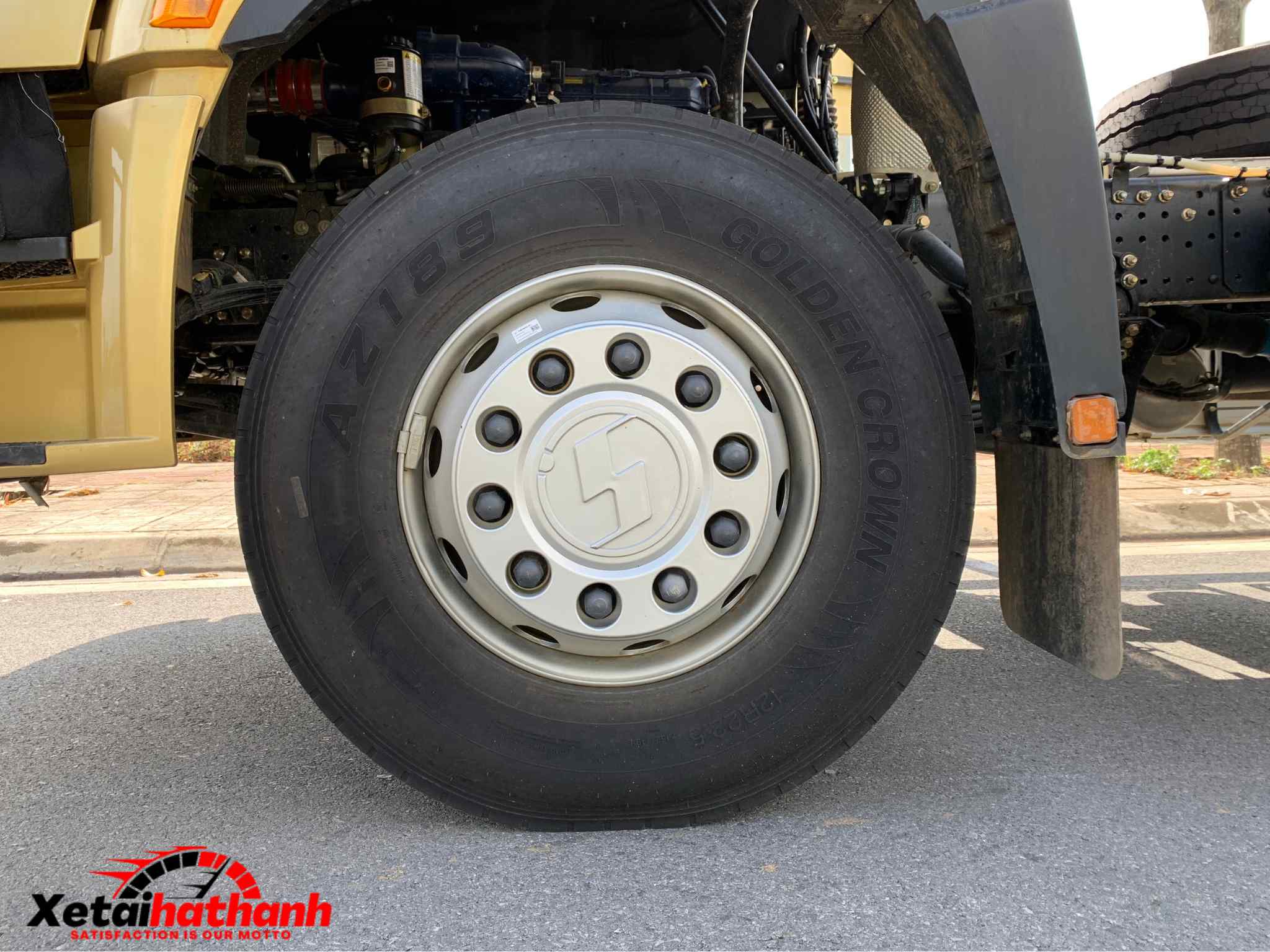 lốp đầu kéo shacman 1 cầu 270 hp