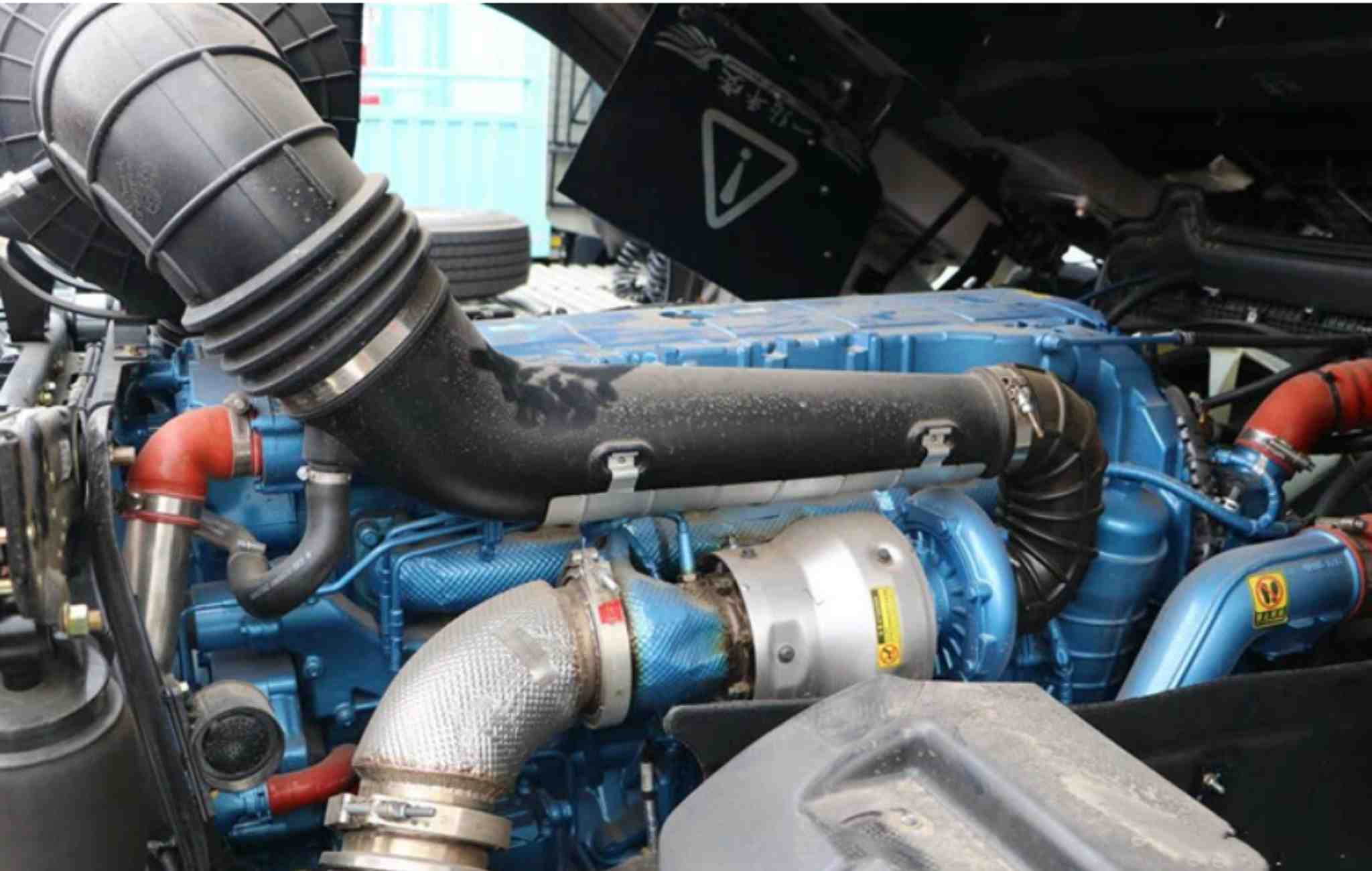 van-hanh-shacman-x6000-460-hp