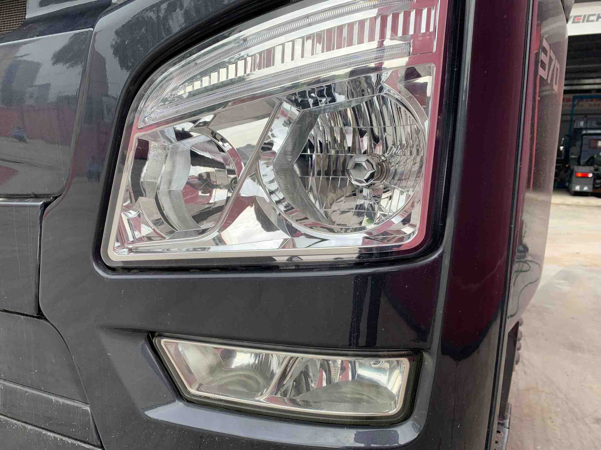 den-xe-tai-faw-4-chan