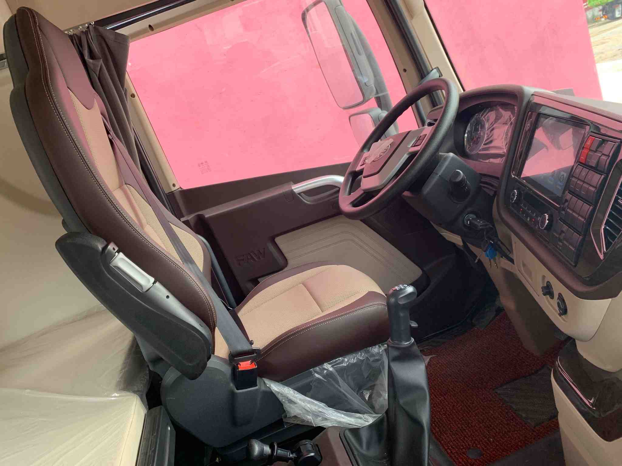 ghe-hoi-xe-tai-faw-4-chan