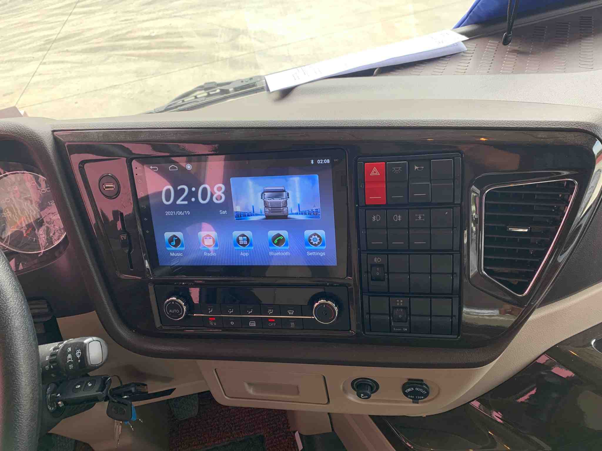 he-thong-giai-tri-xe-tai-faw-4-chan