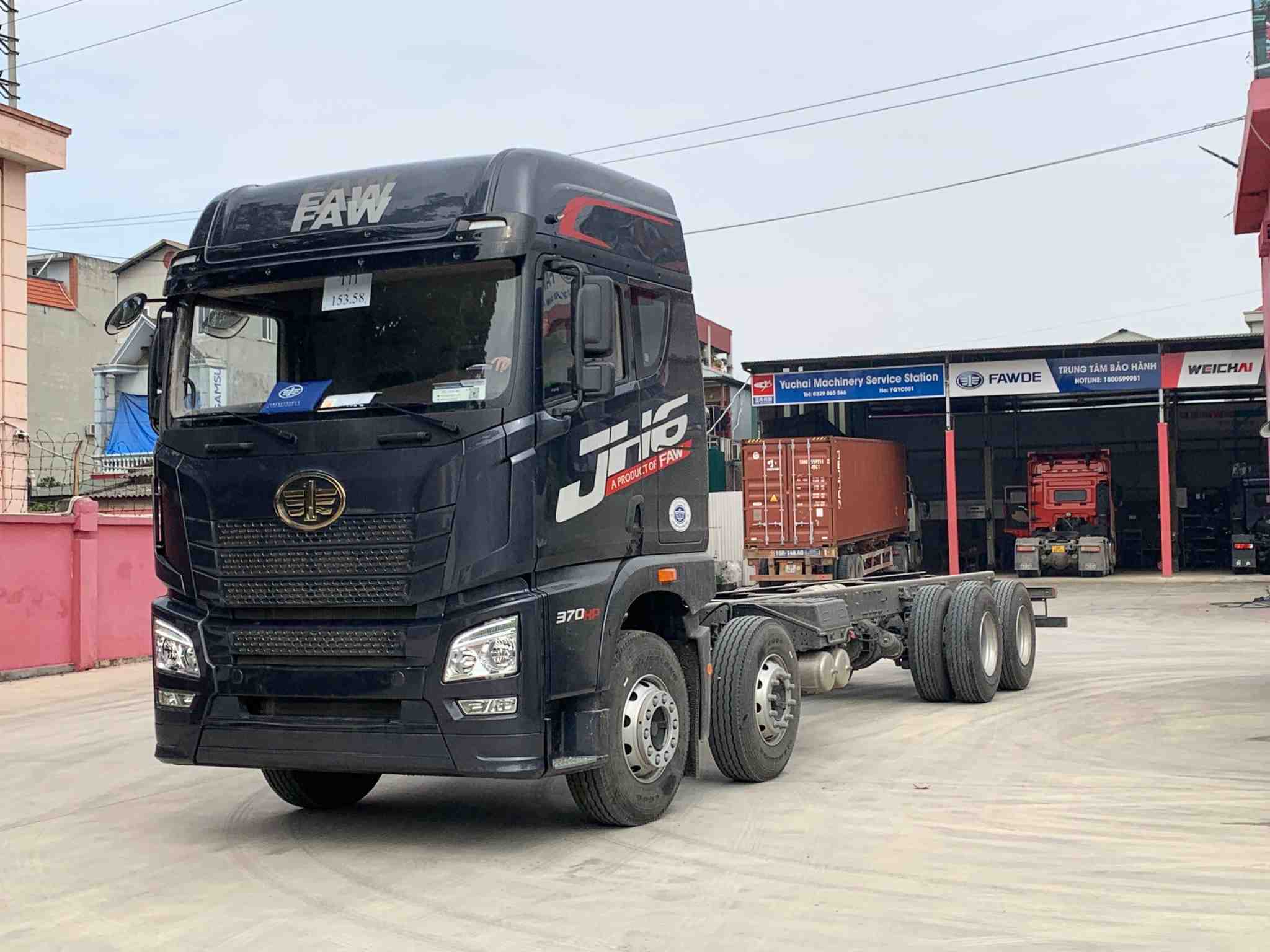 xe-tai-faw-4-chan-370-hp